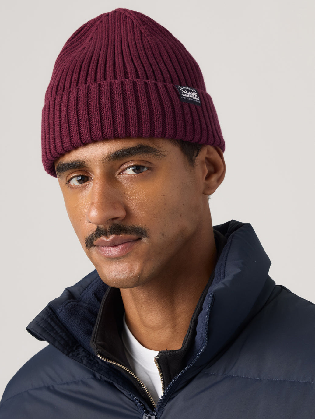 Gorro de canalé con etiqueta · Levi’s · Burgundy