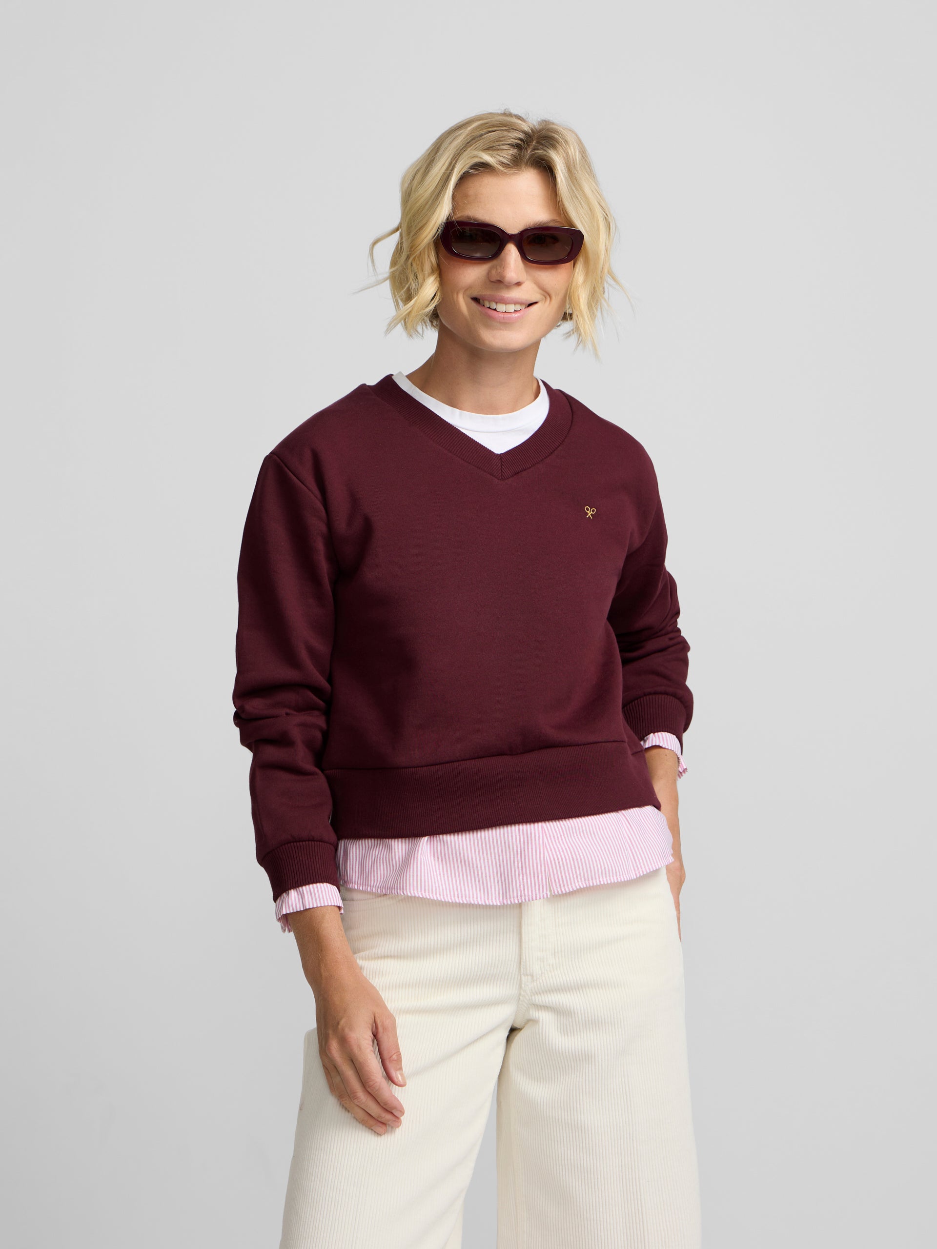 Sudadera con cuello de pico · Silbon · granate