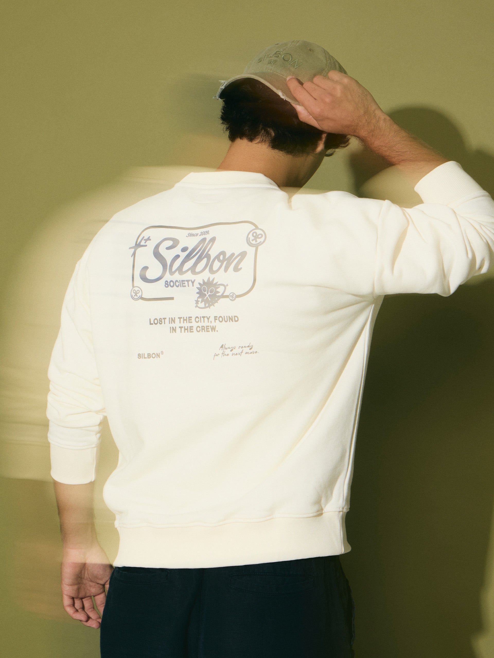 Sudadera holgada con logotipo · Silbon · crema