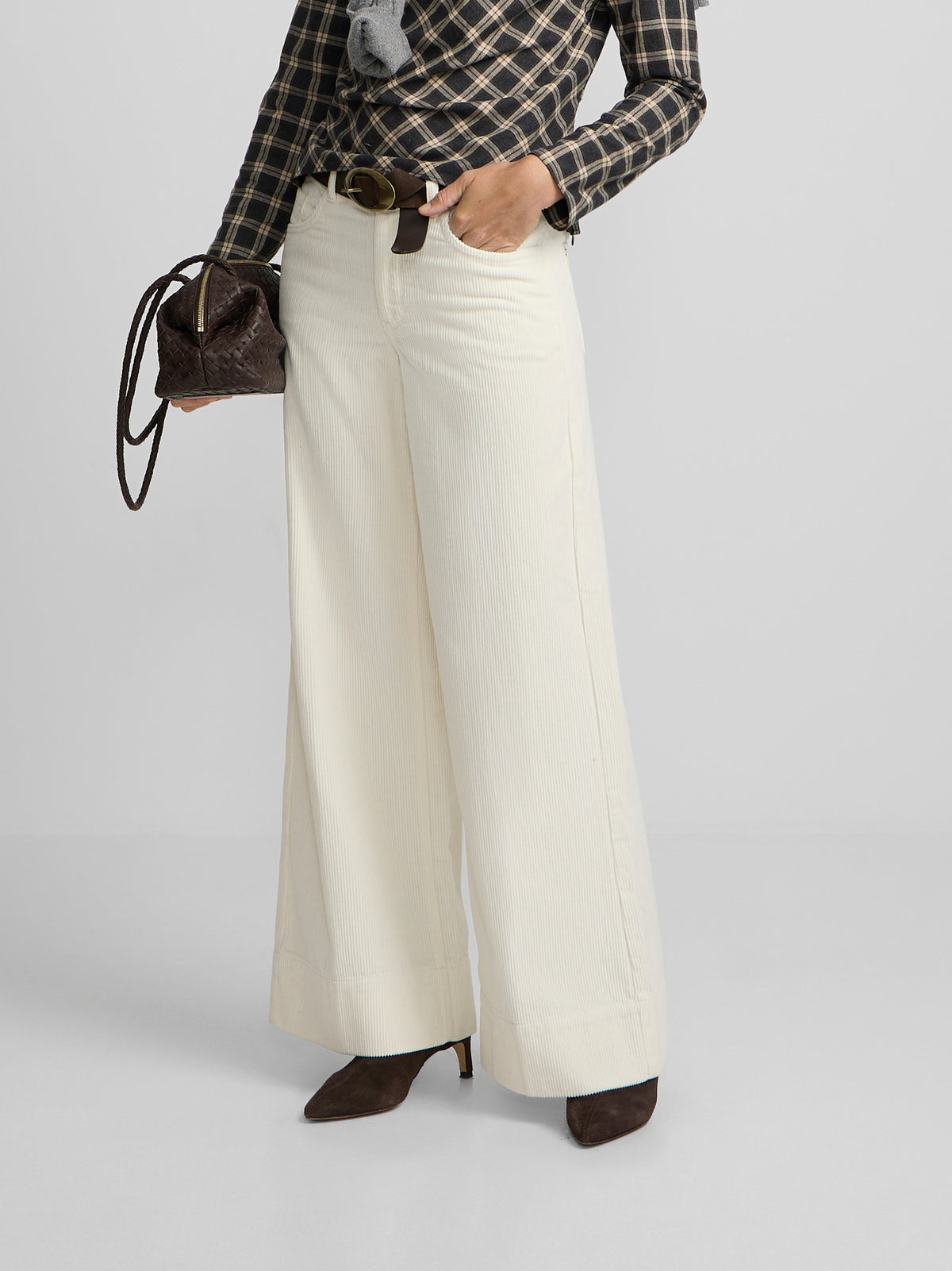 Pantalón ancho micropana crudo · Silbon